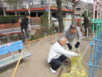 並木南公園の清掃
